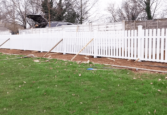 vinyl-fence-for-football-field03.png