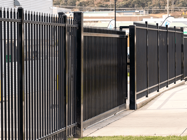 Valla de piquete de acero negro con recubrimiento de polvo de alta calidad, paneles de valla de aluminio tubulares de metal con lanza superior para jardín